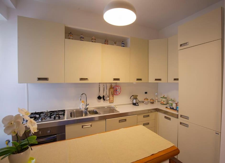 Dimora Al Colosseo, 2 Bedrooms Roma Exterior foto